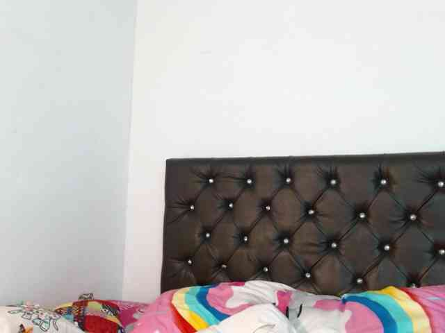 ameliejoness17 webcam