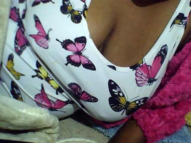 Carennehot2 live cam on BongaCams
