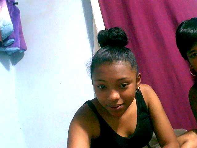 Carennehot2 live cam on BongaCams