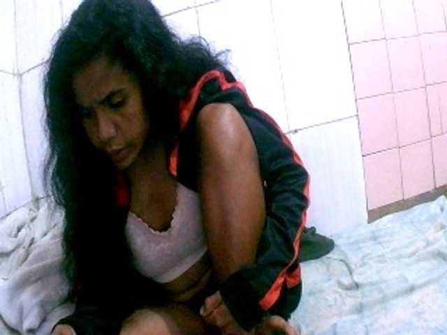 Carennehot2 live cam on BongaCams