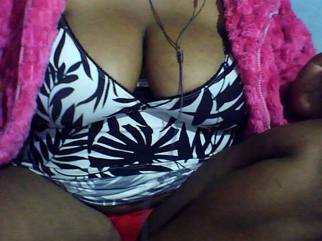 Carennehot2 live cam on BongaCams