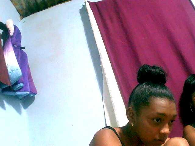 Carennehot2 live cam on BongaCams