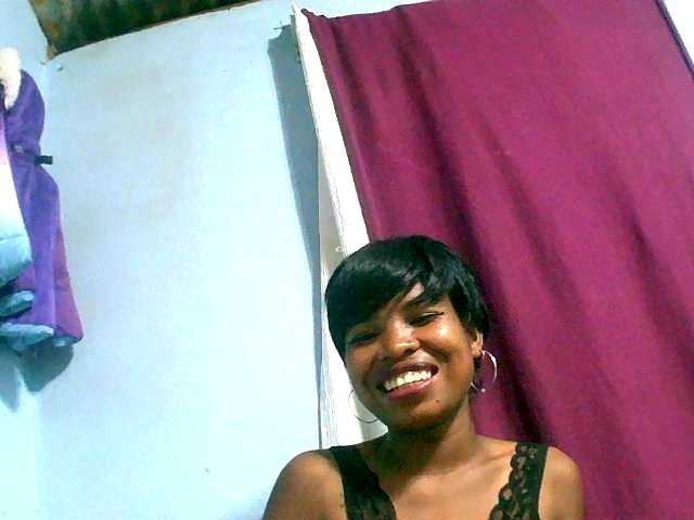 Carennehot2 live cam on BongaCams