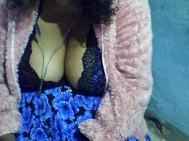 Carennehot2 live cam on BongaCams