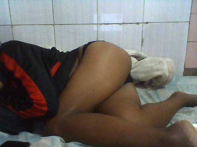 Carennehot2 live cam on BongaCams