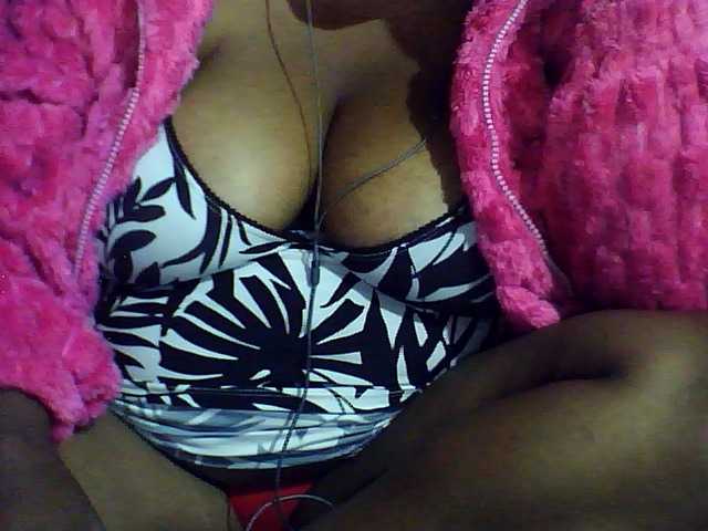 Carennehot2 live cam on BongaCams