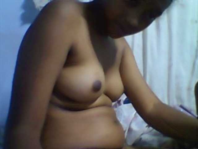 Carennehot2 live cam on BongaCams