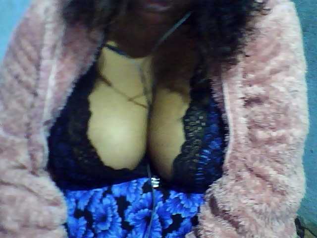 Carennehot2 live cam on BongaCams