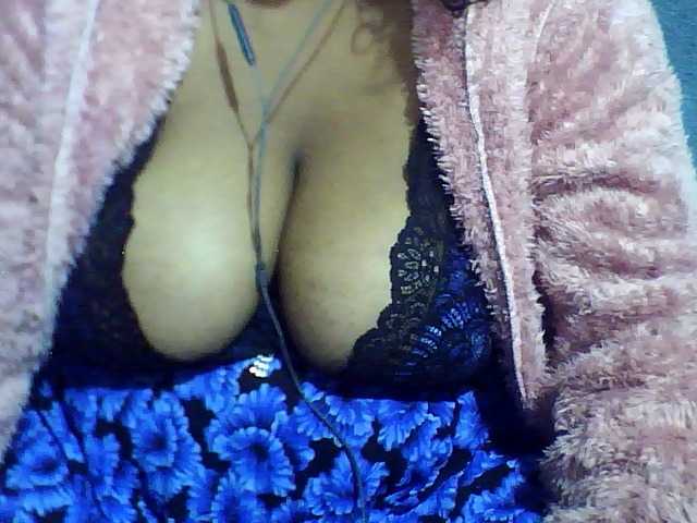 Carennehot2 live cam on BongaCams