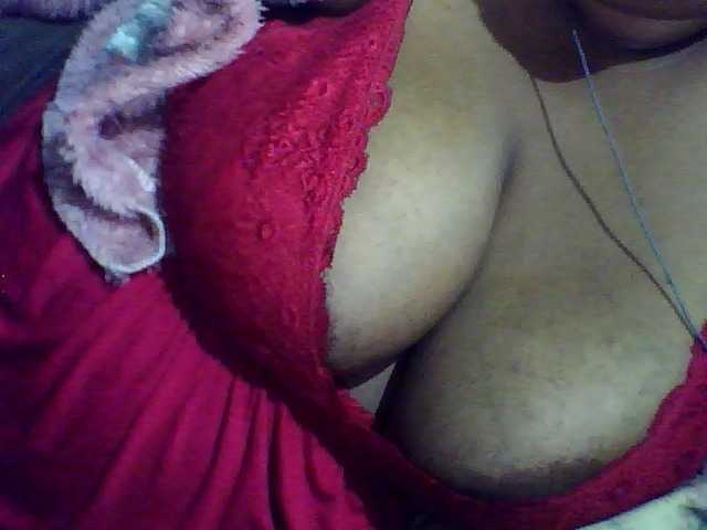 Carennehot2 live cam on BongaCams