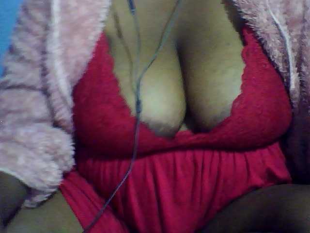 Carennehot2 live cam on BongaCams