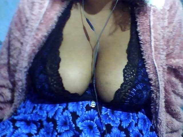 Carennehot2 live cam on BongaCams