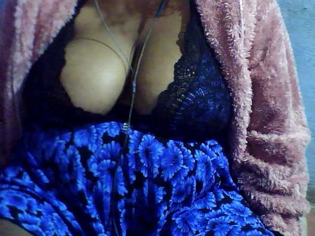 Carennehot2 live cam on BongaCams