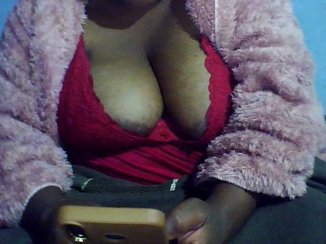 Carennehot2 live cam on BongaCams