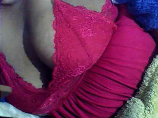 Carennehot2 Live Webcam on BongaCams