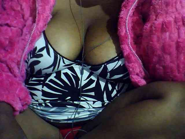 Carennehot2 Live Webcam on BongaCams