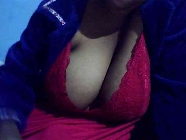 Model: Carennehot2