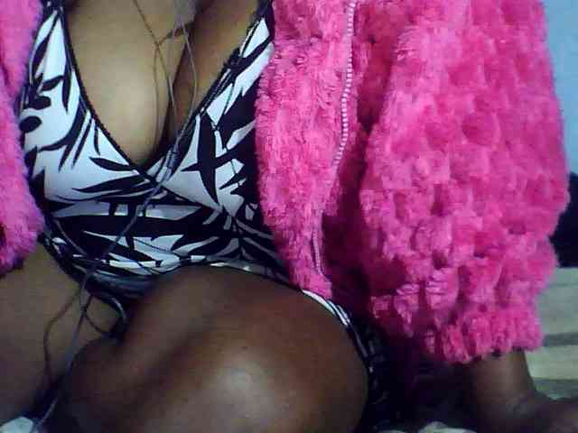 Carennehot2 Live Webcam on BongaCams