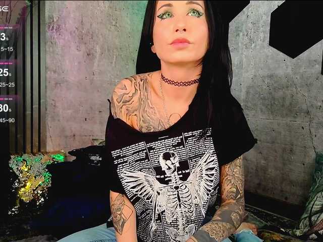 Vespera's BongaCams show and profile