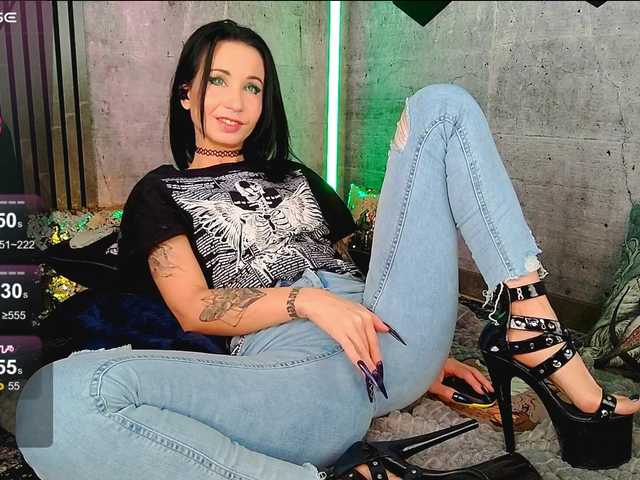 Vespera's BongaCams show and profile