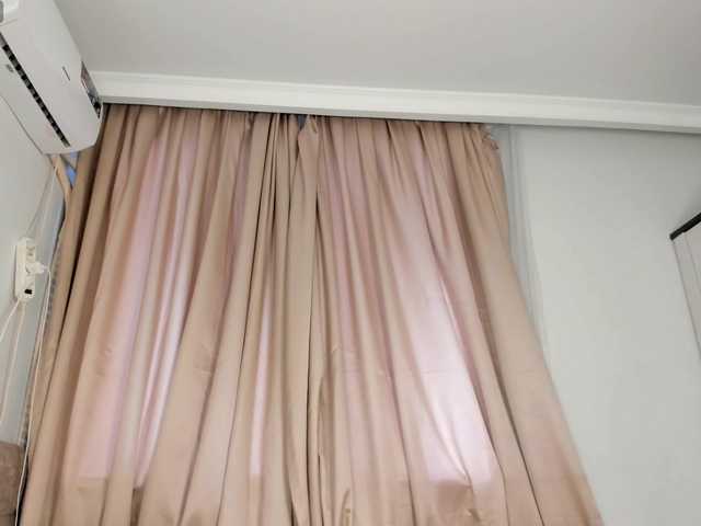 MiaCarmin's BongaCams show and profile