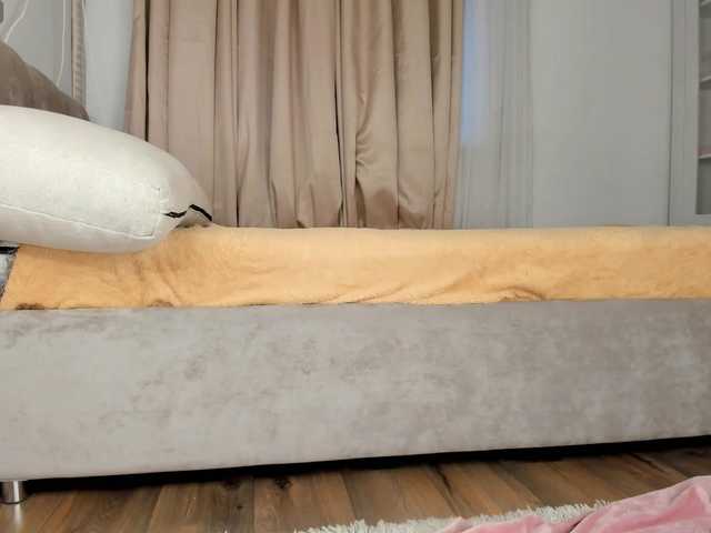 MiaCarmin's BongaCams show and profile