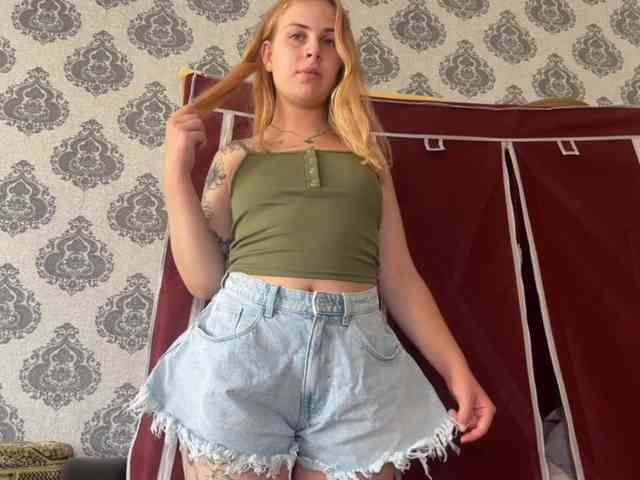 LisaloveX webcam