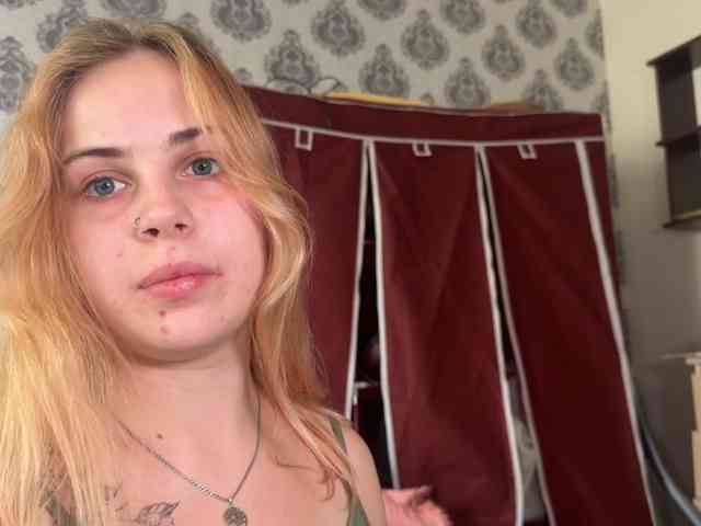 LisaloveX webcam