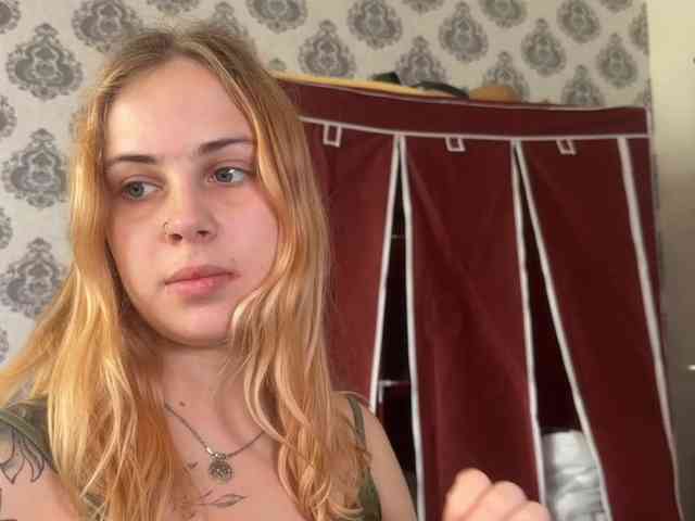 LisaloveX webcam