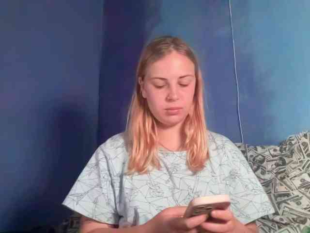 LisaloveX webcam