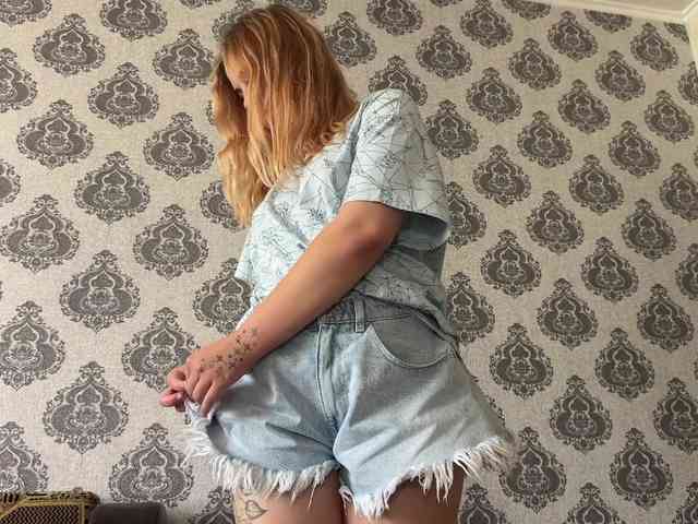 LisaloveX webcam