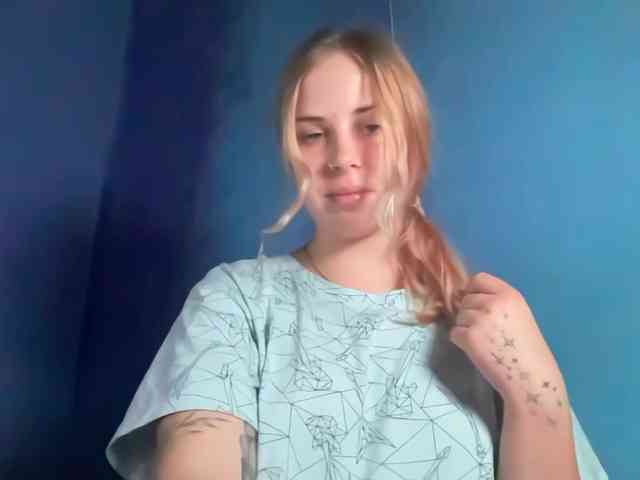 LisaloveX webcam