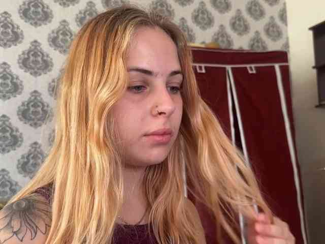 LisaloveX webcam