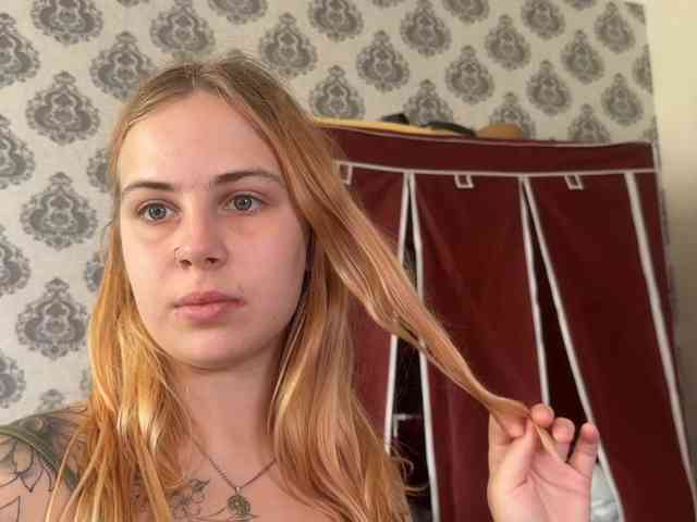 LisaloveX webcam