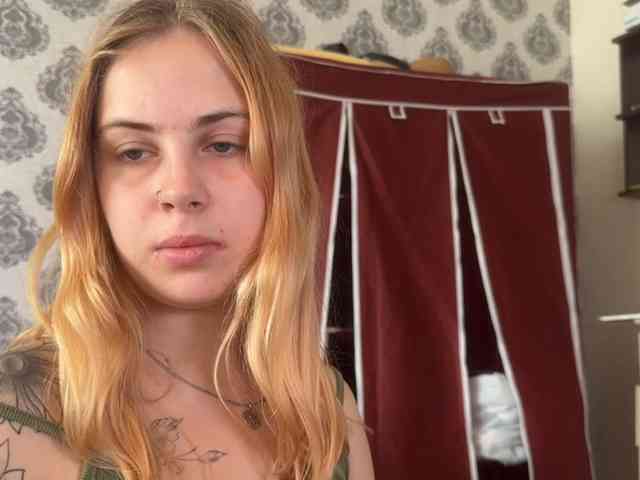 LisaloveX webcam