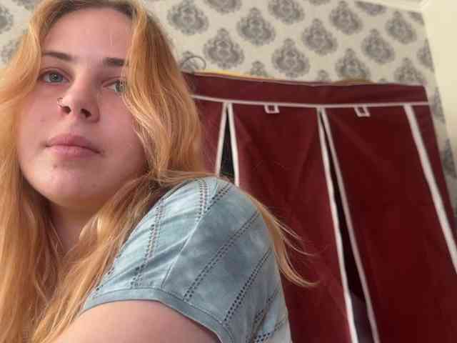 LisaloveX webcam