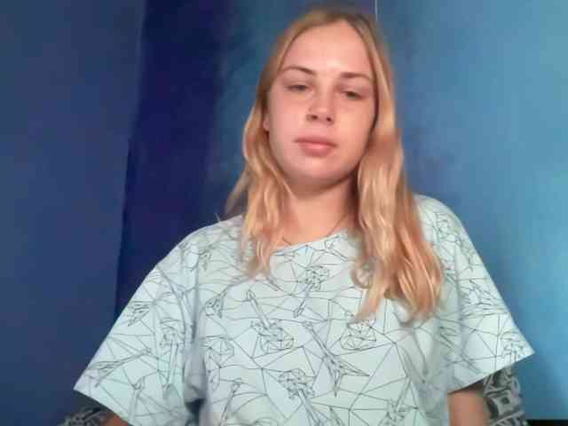 LisaloveX webcam