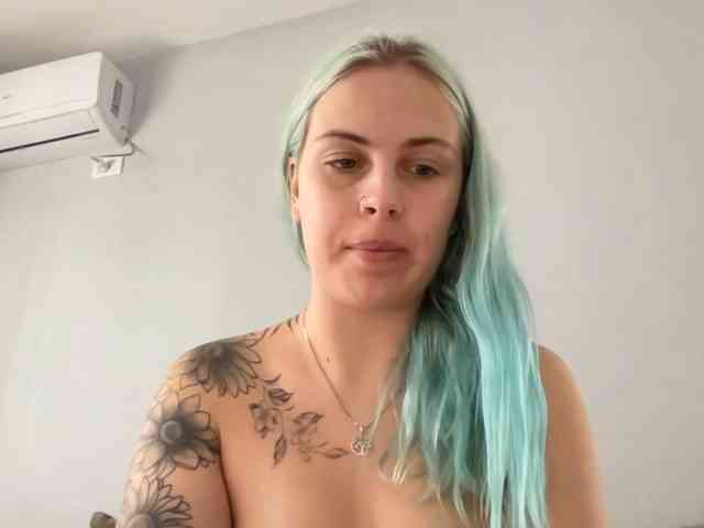 LisaloveX webcam