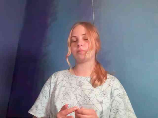 LisaloveX webcam