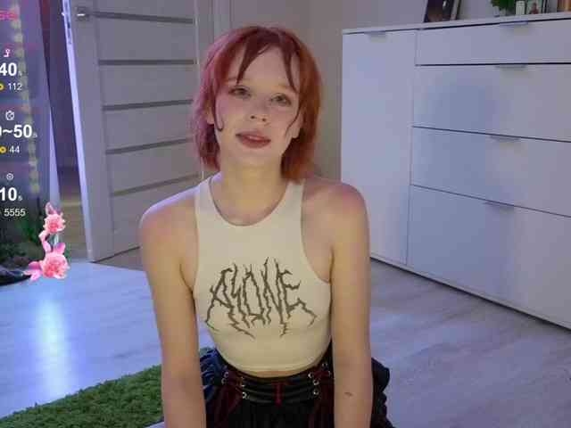 GingerSnapDoll webcam