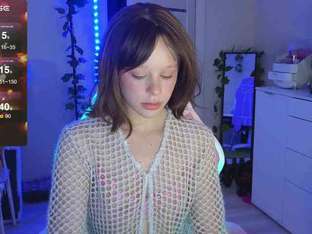 GingerSnapDoll webcam