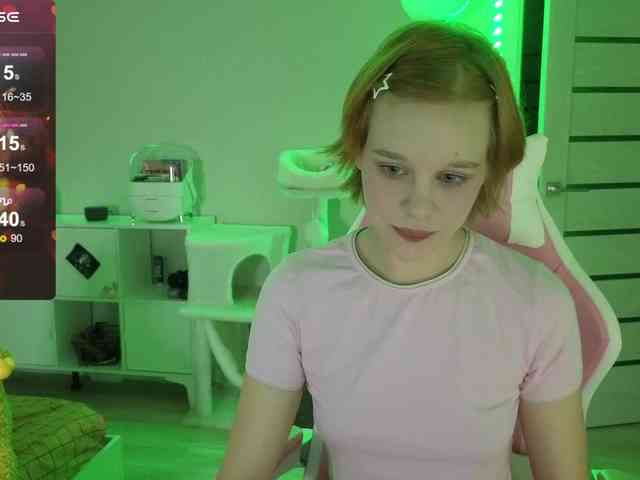 GingerSnapDoll webcam