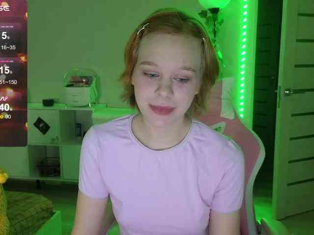 GingerSnapDoll webcam