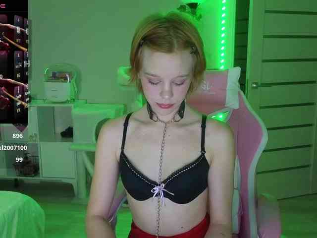 GingerSnapDoll webcam