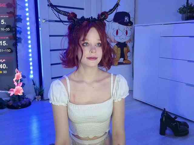 GingerSnapDoll webcam