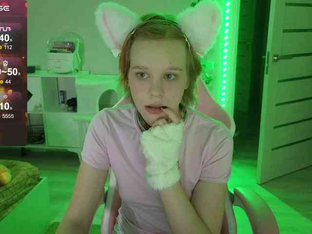 GingerSnapDoll webcam