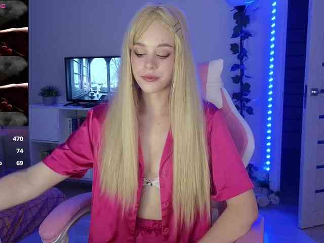 GingerSnapDoll webcam