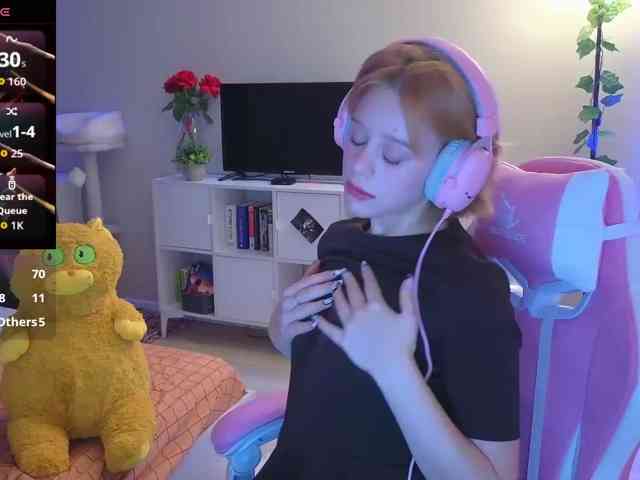 GingerSnapDoll webcam