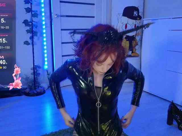 GingerSnapDoll webcam