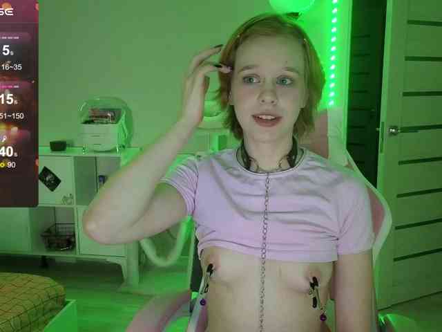 GingerSnapDoll webcam